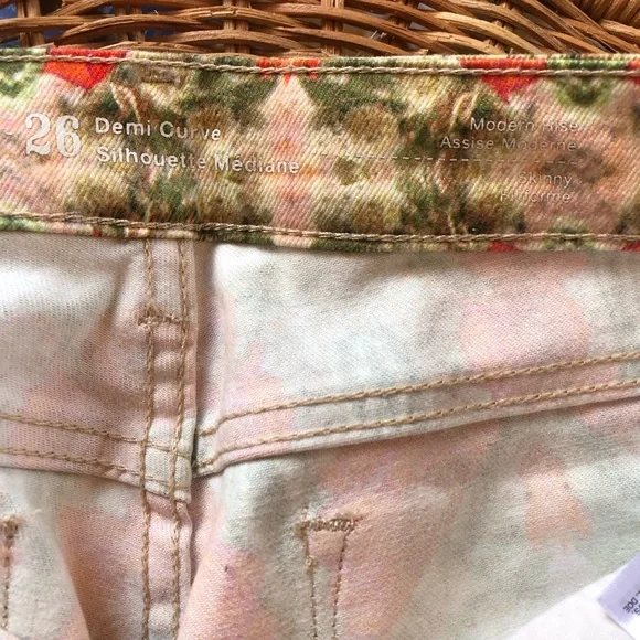 LEVI’S PRINTED DENIM - Picture 7 of 8